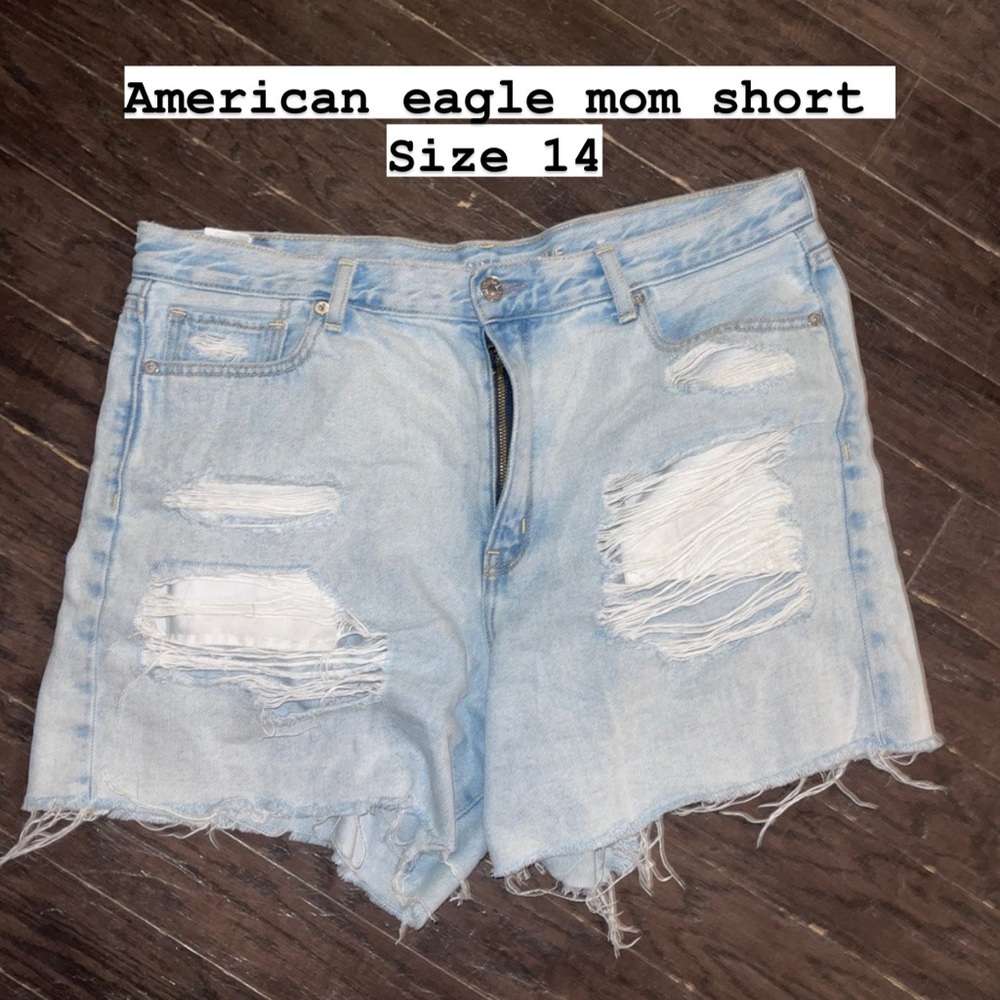 American Eagle mom short